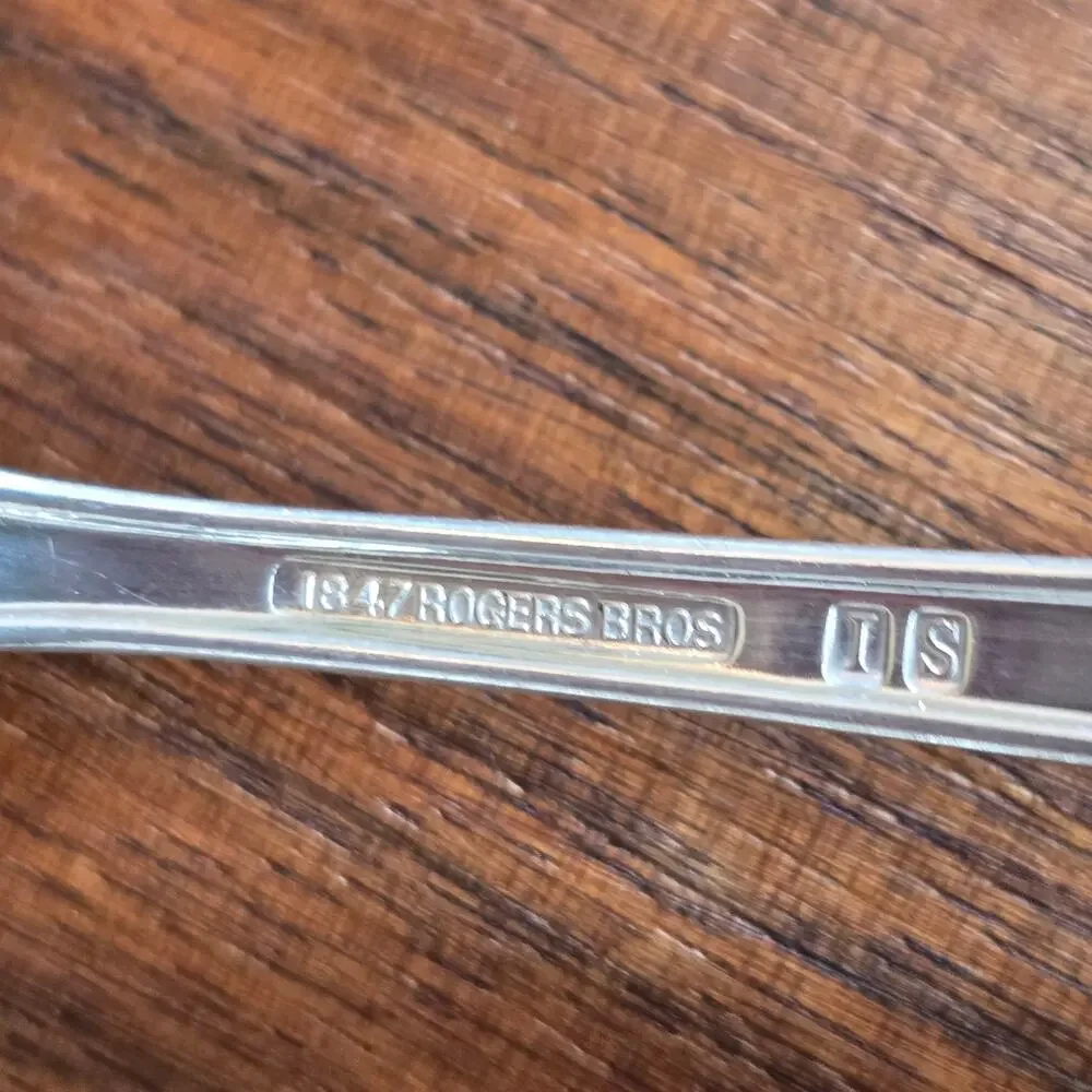 Vintage 1847 Rogers Bros FIRST LOVE 4 Salad Forks Silverplate Art Deco Cottage
